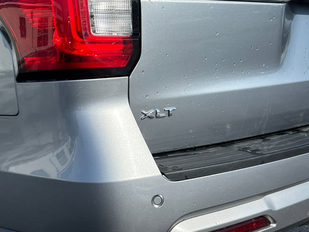 Used 2024 Ford Expedition Max XLT image 7