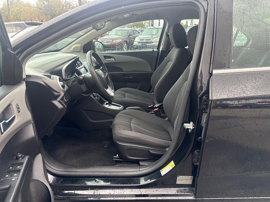 Used 2017 Chevrolet Sonic LT image 10