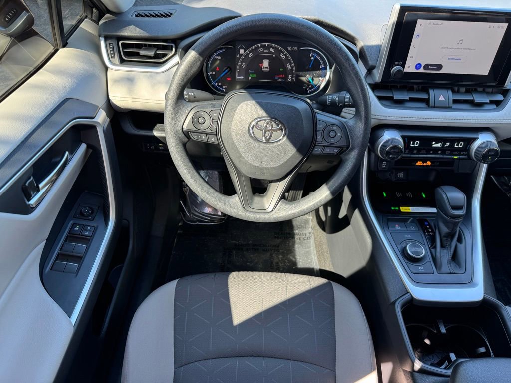 Used 2025 Toyota RAV4 XLE AWD/4WD image 14