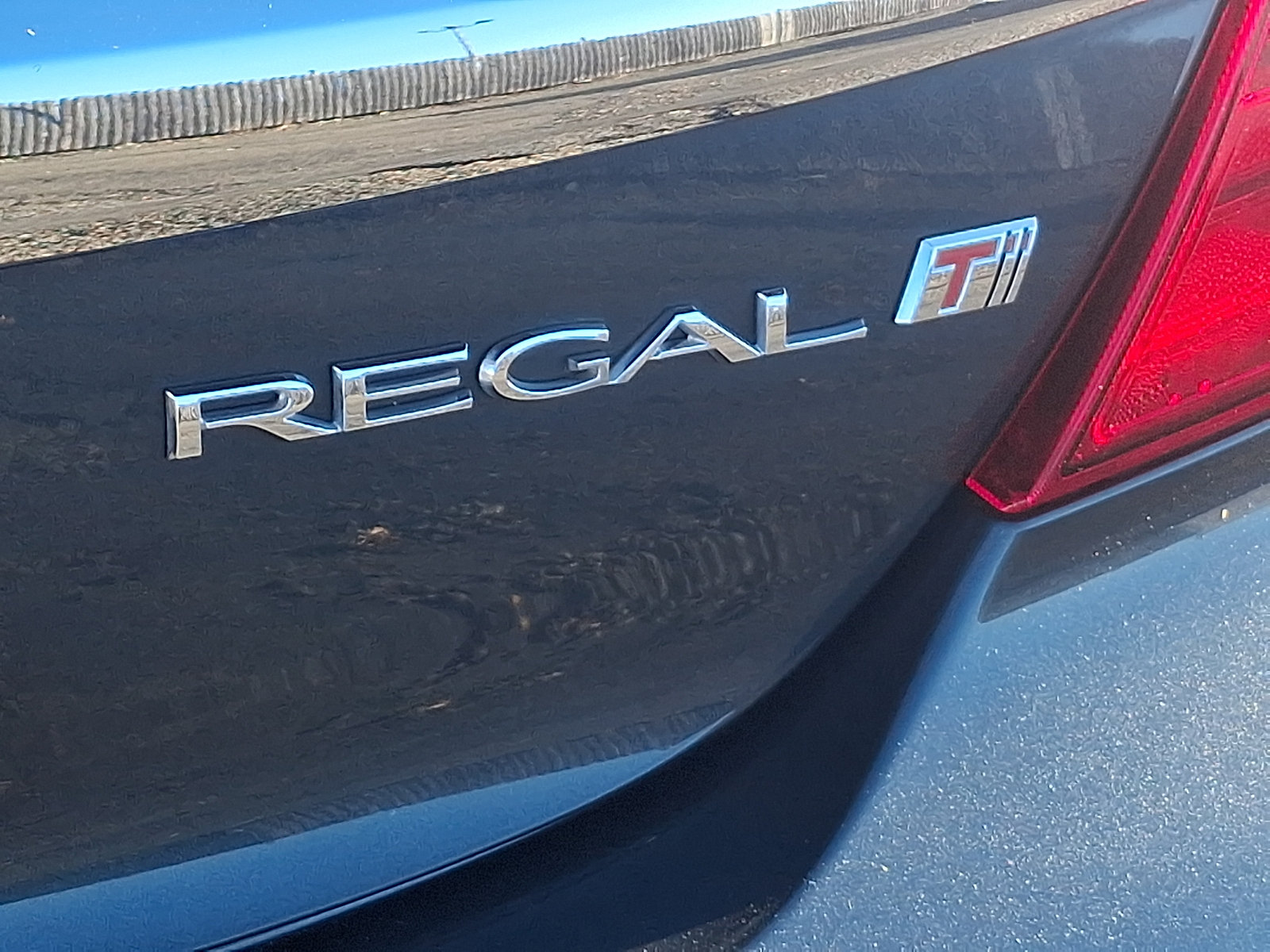 Used 2017 Buick Regal Sport Touring FWD image 31