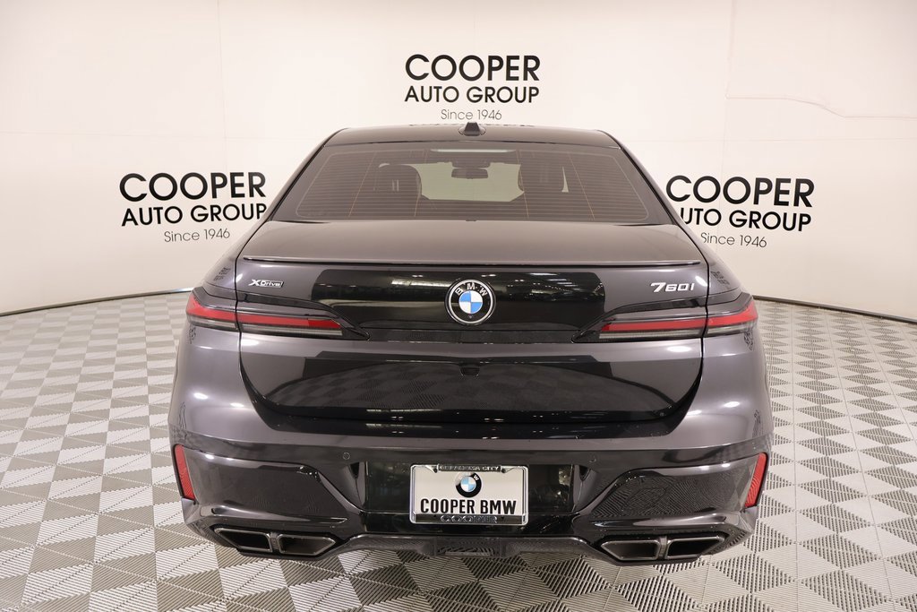 Used 2023 BMW 760i xDrive image 25