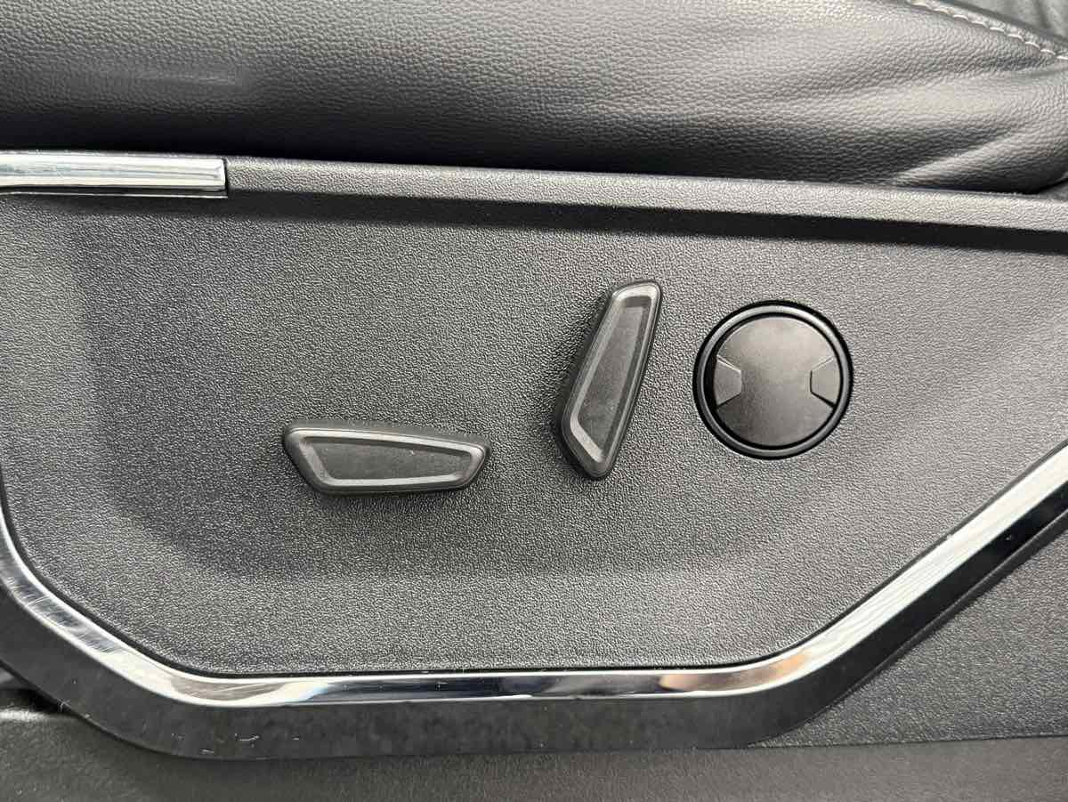 Used 2024 Ford F150 Lariat image 31