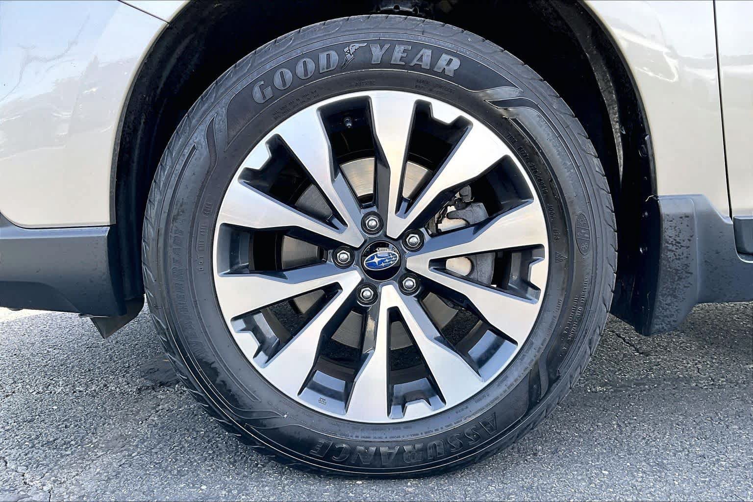 Used 2016 Subaru Outback 2.5i Limited AWD/4WD image 33