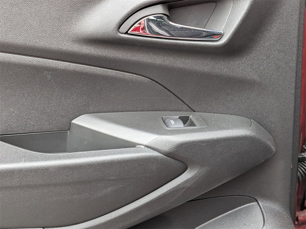 Used 2025 Chevrolet Trax LT w/ LT Convenience Package image 23