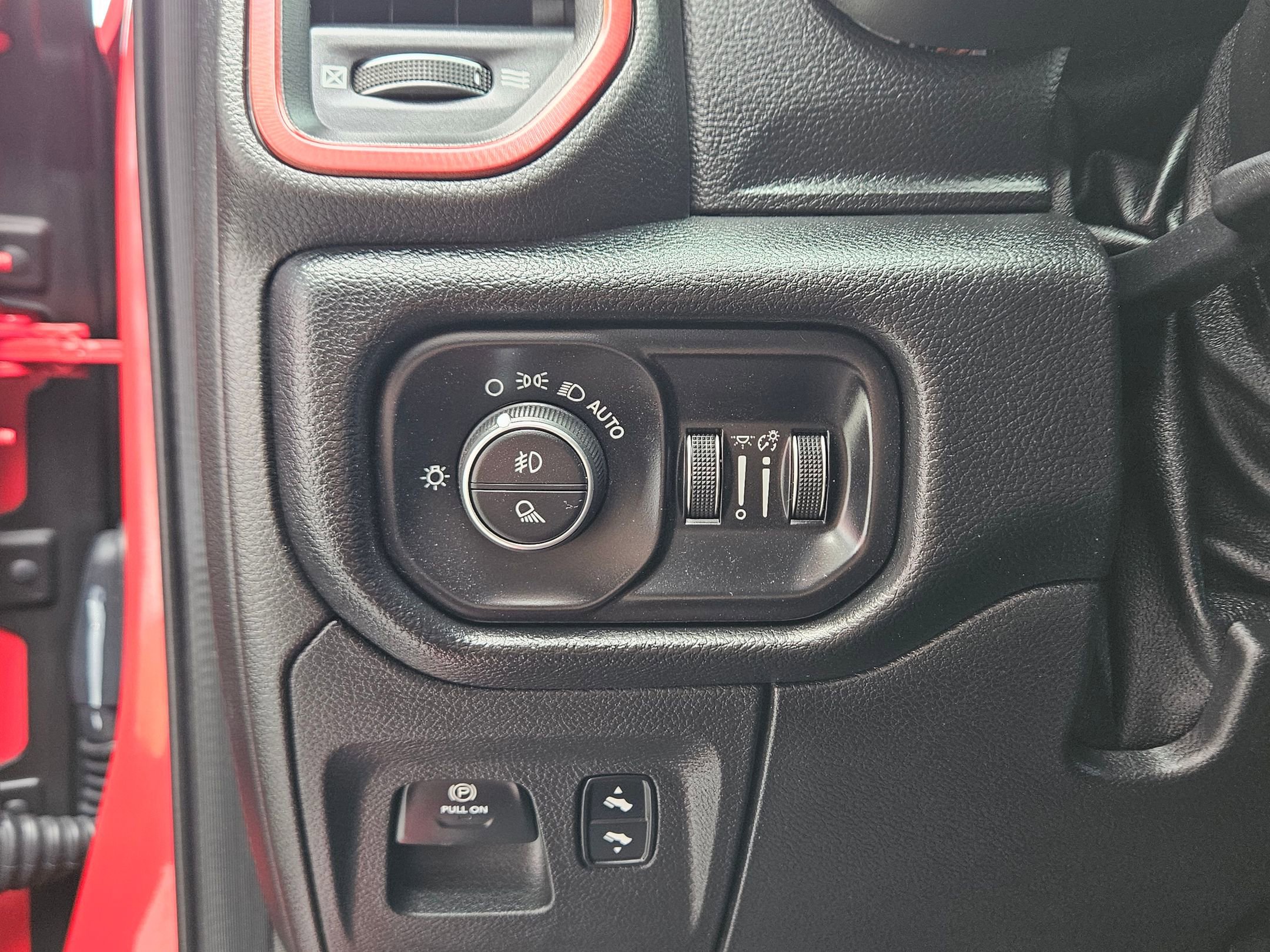 Used 2019 RAM 1500 Rebel w/ Rebel Level 2 Equipment Group AWD/4WD image 19