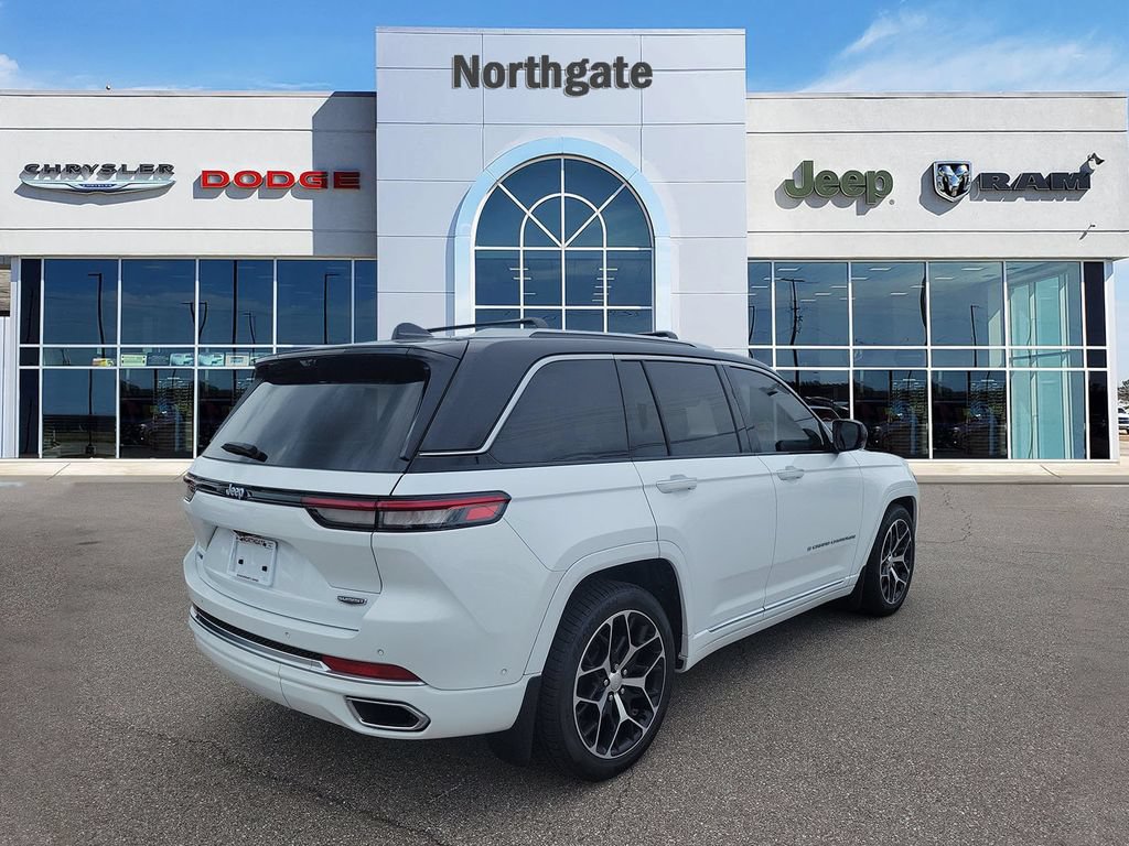 Used 2022 Jeep Grand Cherokee Summit AWD/4WD image 4
