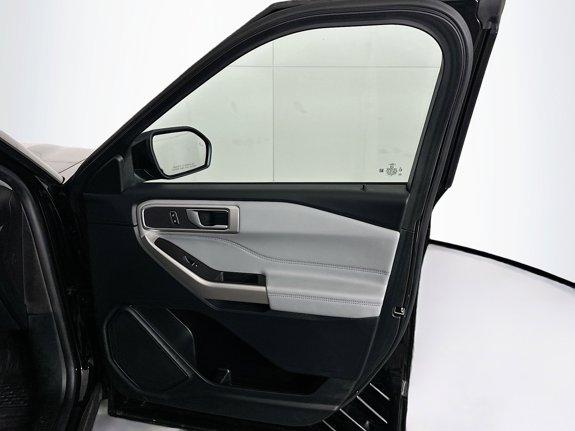 Used 2023 Ford Explorer XLT w/ Equipment Group 202A image 34