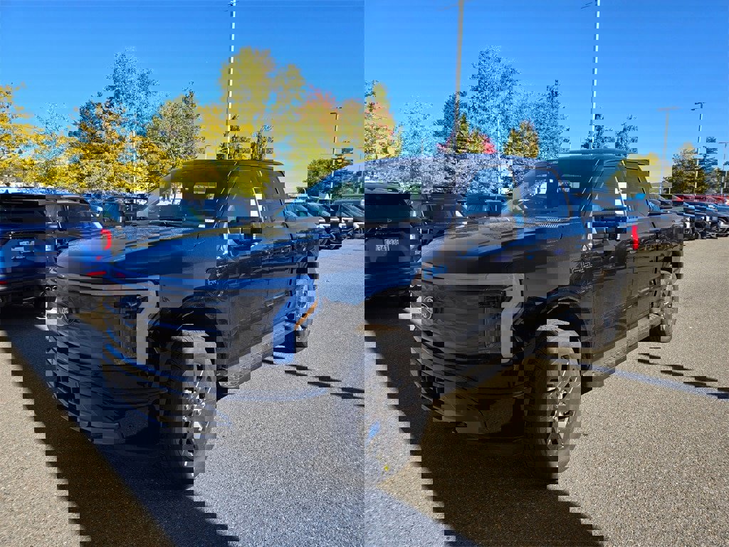 New 2025 Ford F150 Lightning Lariat w/ Max Trailer Tow Package