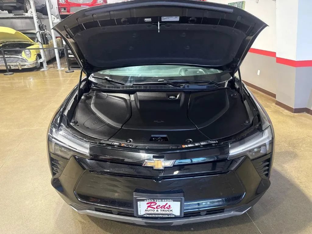 Used 2024 Chevrolet Blazer EV LT AWD/4WD image 9