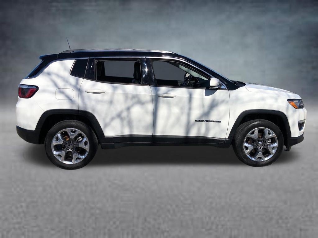 Used 2019 Jeep Compass Limited AWD/4WD image 10