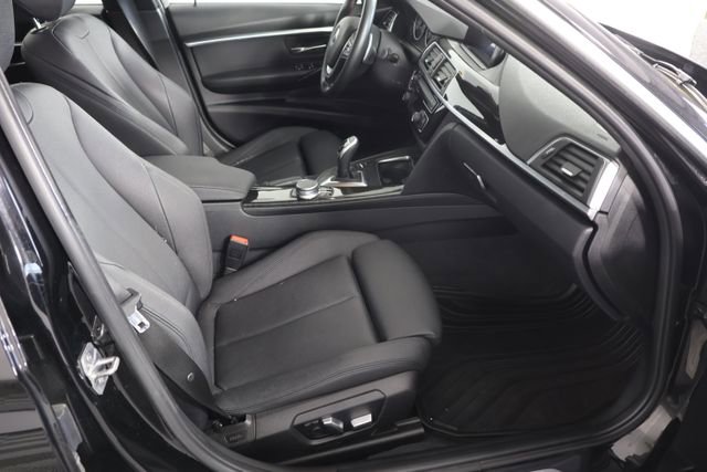 Used 2018 BMW 328d xDrive Wagon AWD/4WD image 24