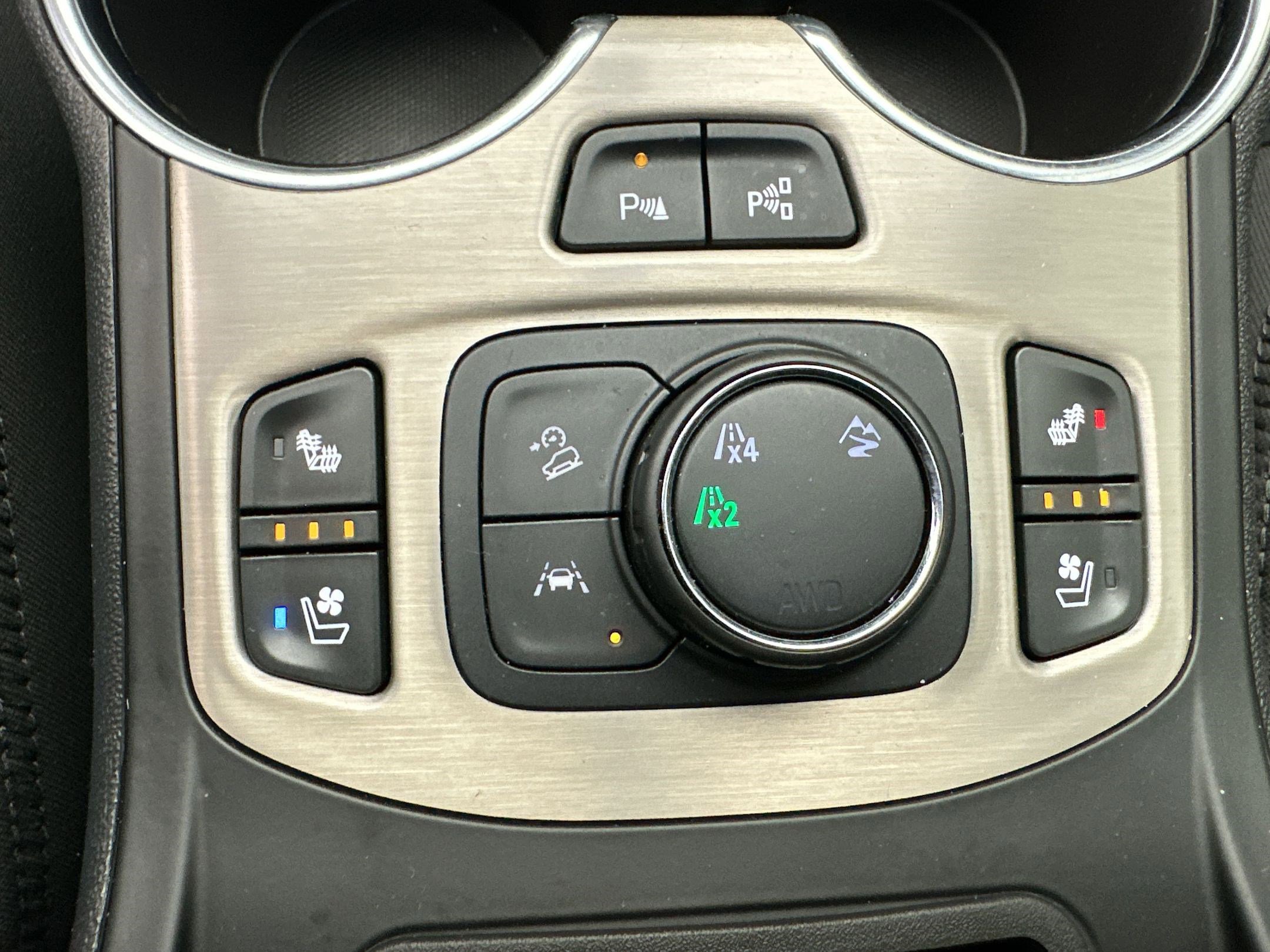 Certified 2022 GMC Terrain Denali w/ Denali Premium Package AWD/4WD image 31