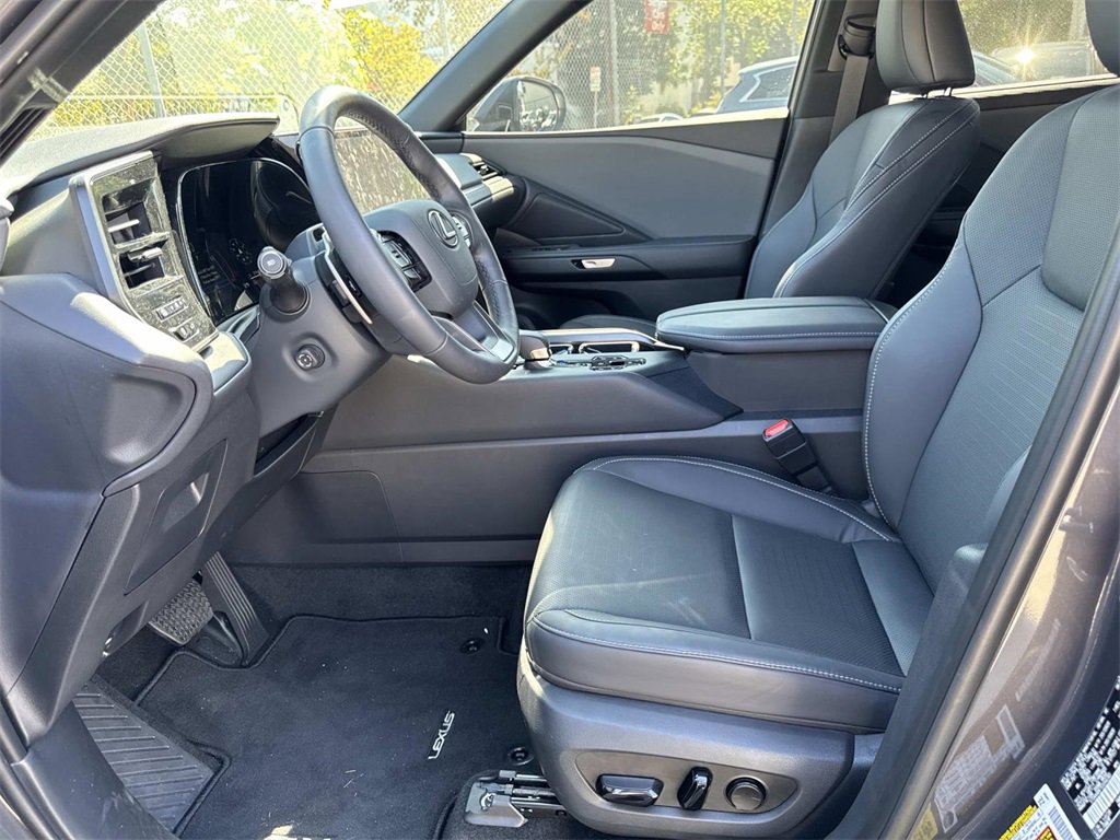 Used 2025 Lexus TX 350 AWD image 16