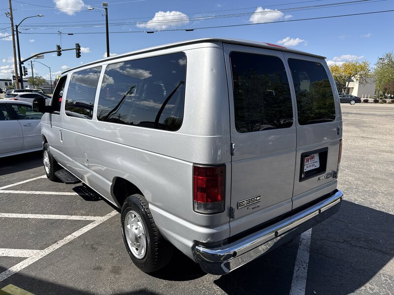 Used 2011 Ford E-350 and Econoline 350 XLT RWD image 3