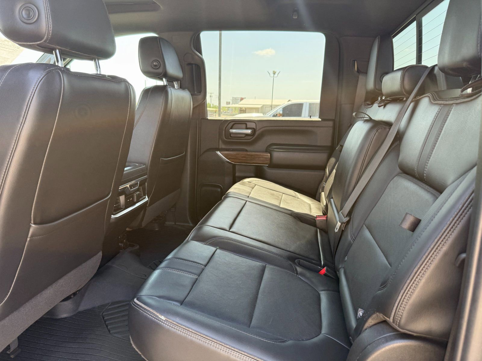 Used 2021 Chevrolet Silverado 2500 High Country w/ Technology Package image 18