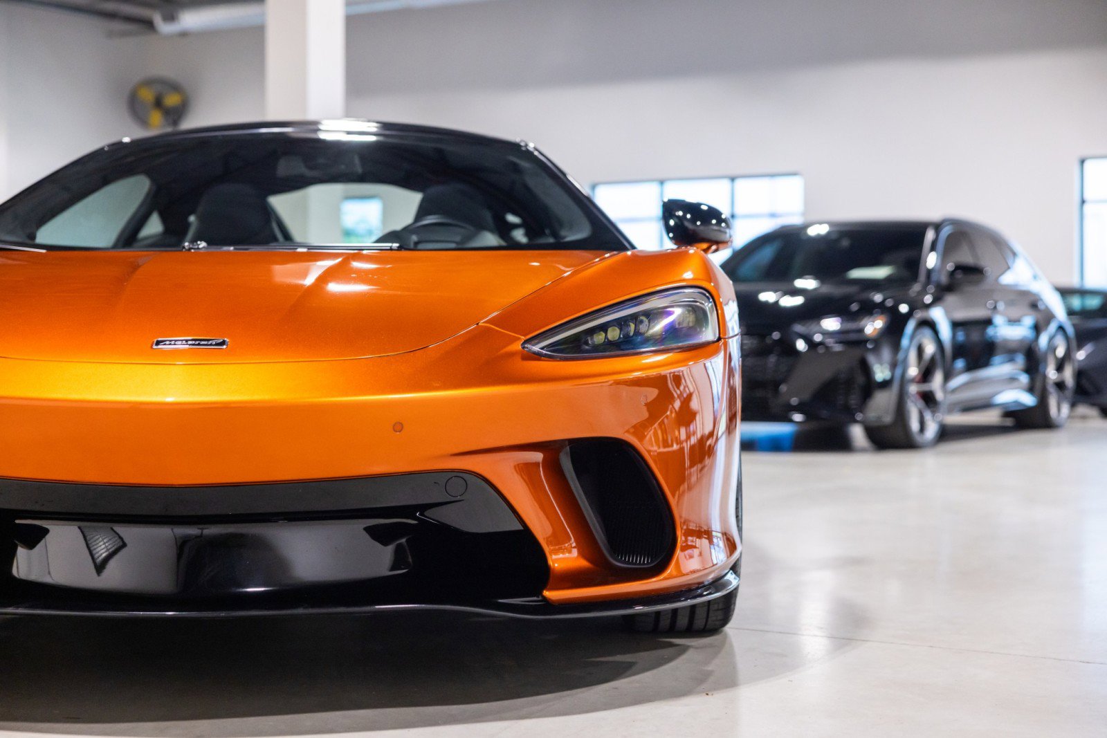 Used 2023 McLaren GT RWD image 20