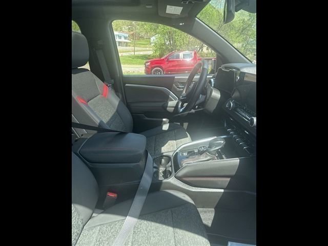 Used 2024 Chevrolet Colorado Z71 w/ Z71 Convenience Package 2 AWD/4WD image 12