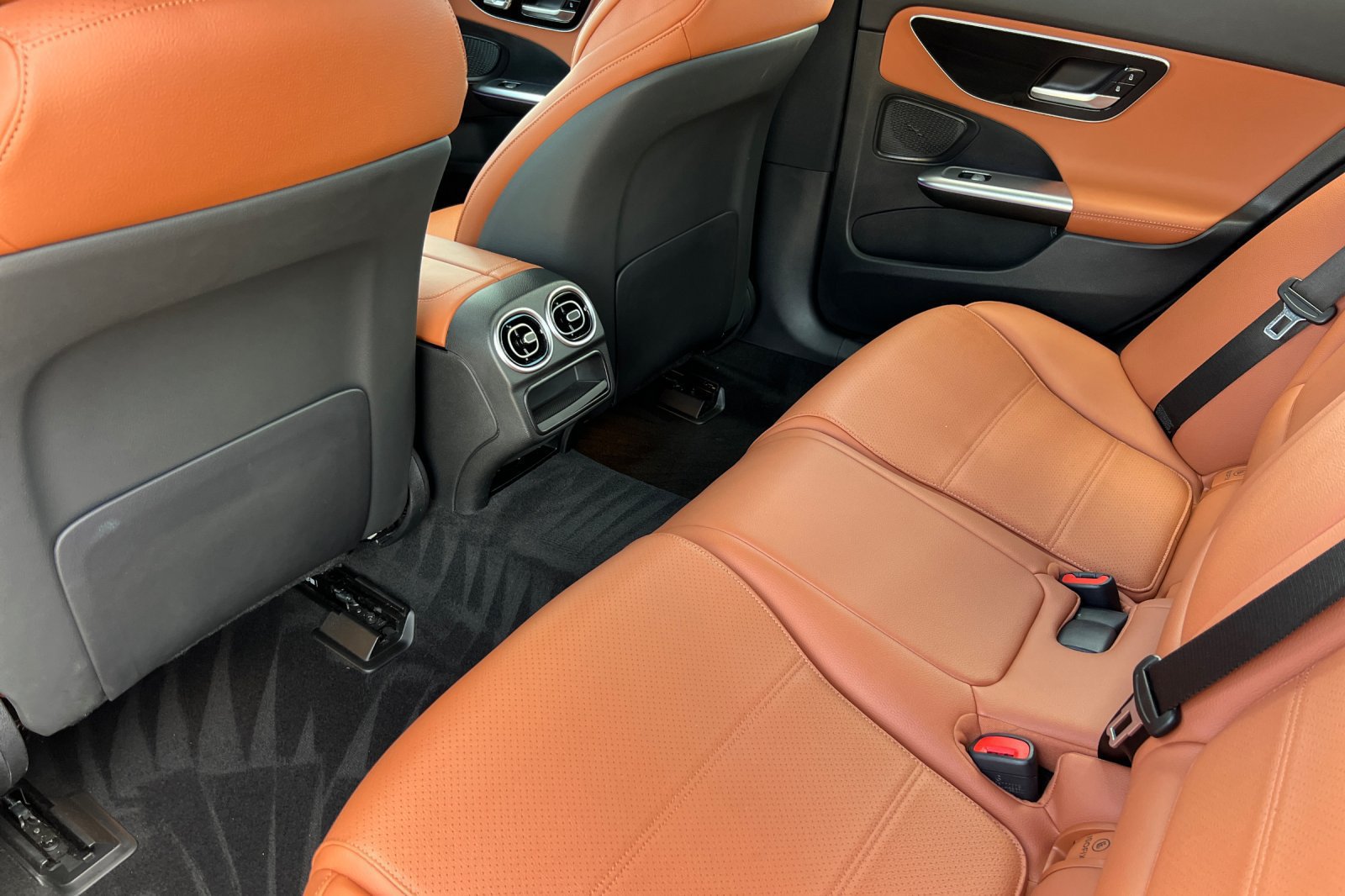 Certified 2023 Mercedes-Benz C 300 4MATIC Sedan image 4