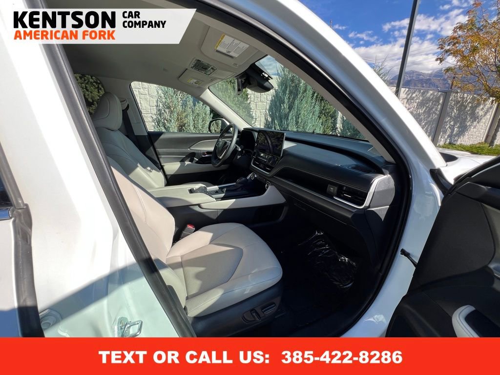 Used 2025 Toyota Grand Highlander AWD image 29