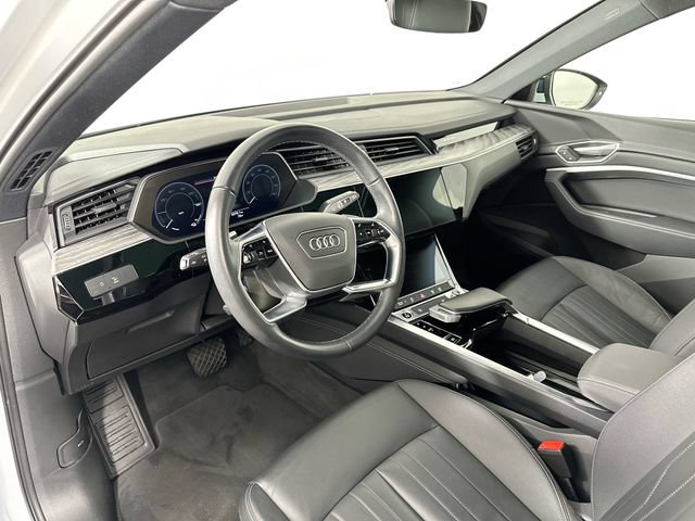 Used 2022 Audi e-tron Premium w/ Convenience Plus Package AWD/4WD image 19