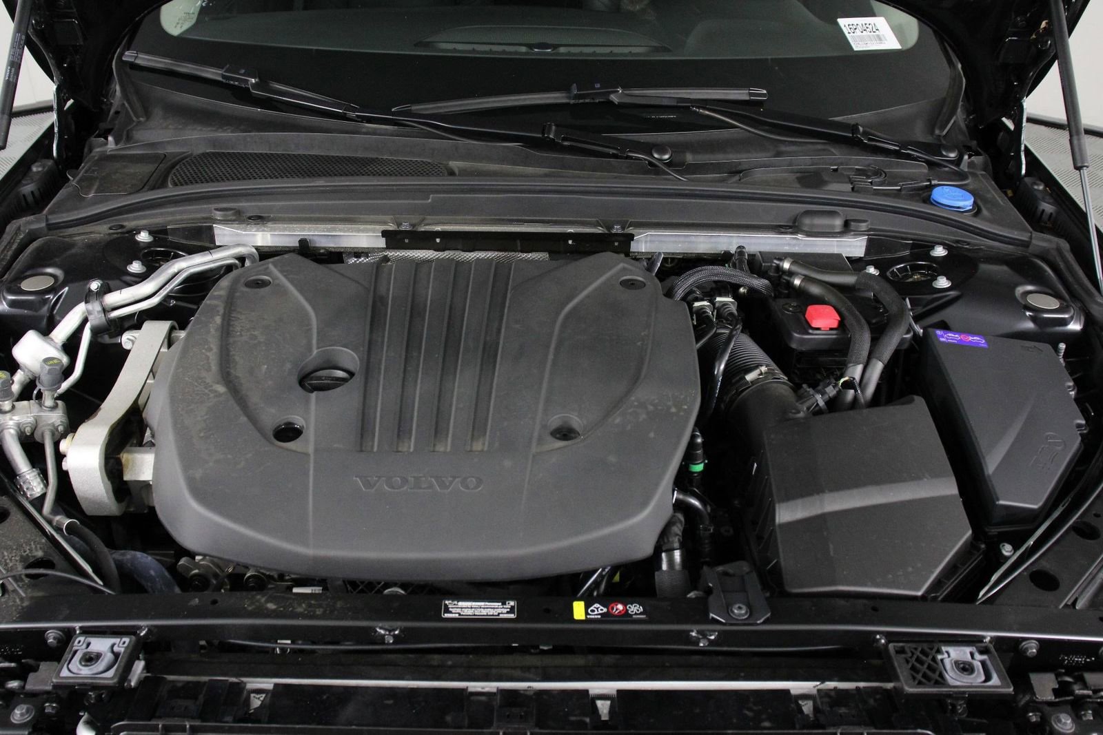 Certified 2025 Volvo V60 B5 Cross Country Plus image 24