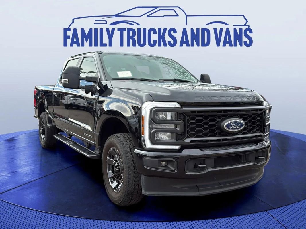 Used 2024 Ford F250 XL w/ STX Appearance Package image 2