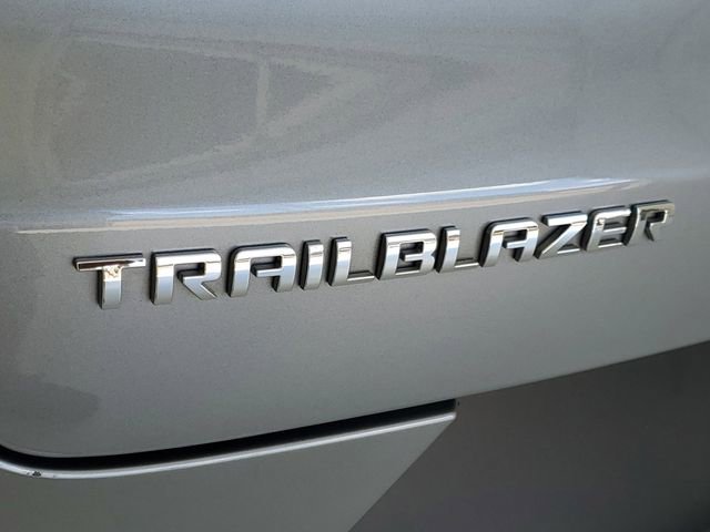 Used 2024 Chevrolet TrailBlazer LT w/ Driver Confidence Package image 8