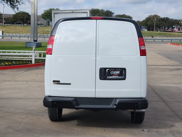 New 2025 Chevrolet Express 2500 Extended RWD image 12