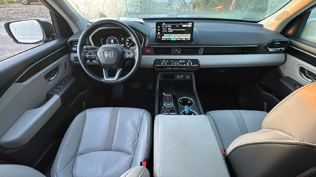 Used 2023 Honda Pilot Touring image 34