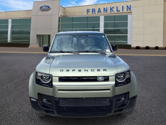 Used 2025 Land Rover Defender 130 X-Dynamic SE AWD/4WD image 2