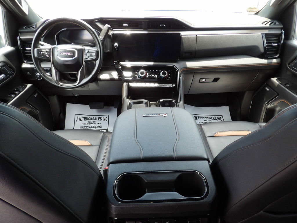 Used 2025 GMC Sierra 2500 AT4 AWD/4WD image 36
