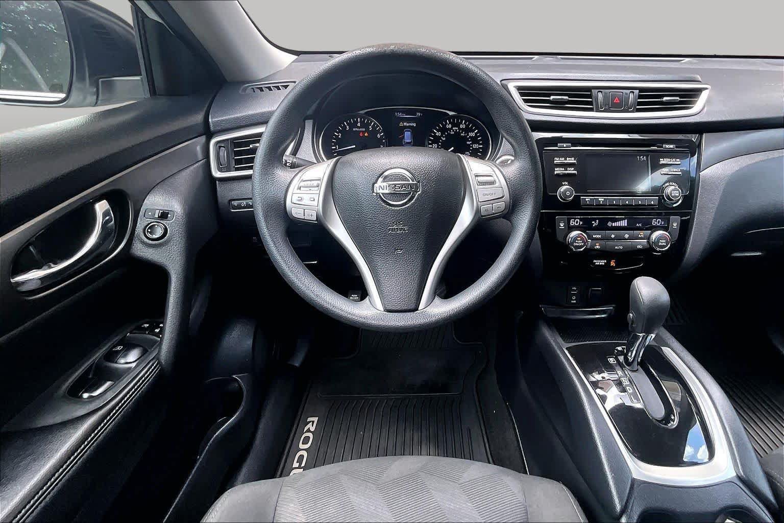 Used 2016 Nissan Rogue SV FWD image 6
