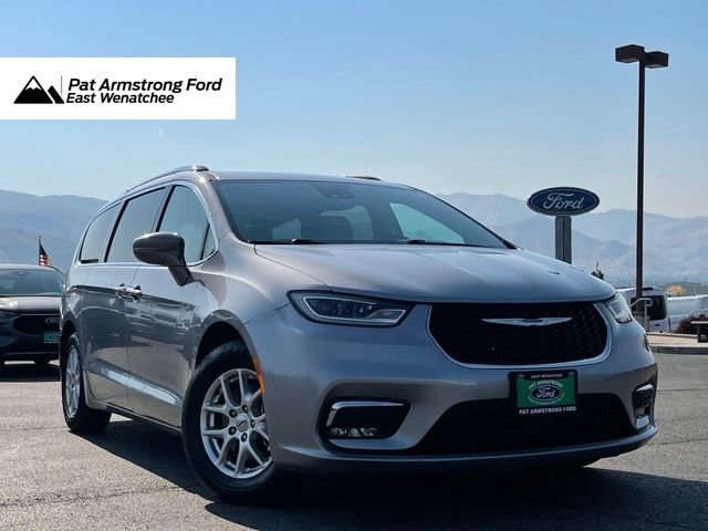 Used 2021 Chrysler Pacifica Touring-L FWD image 1