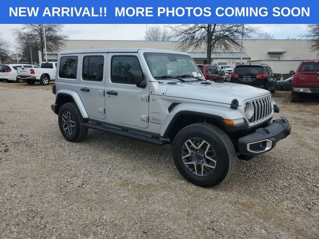 Certified 2024 Jeep Wrangler Unlimited Sahara w/ Dual Top Group image 8