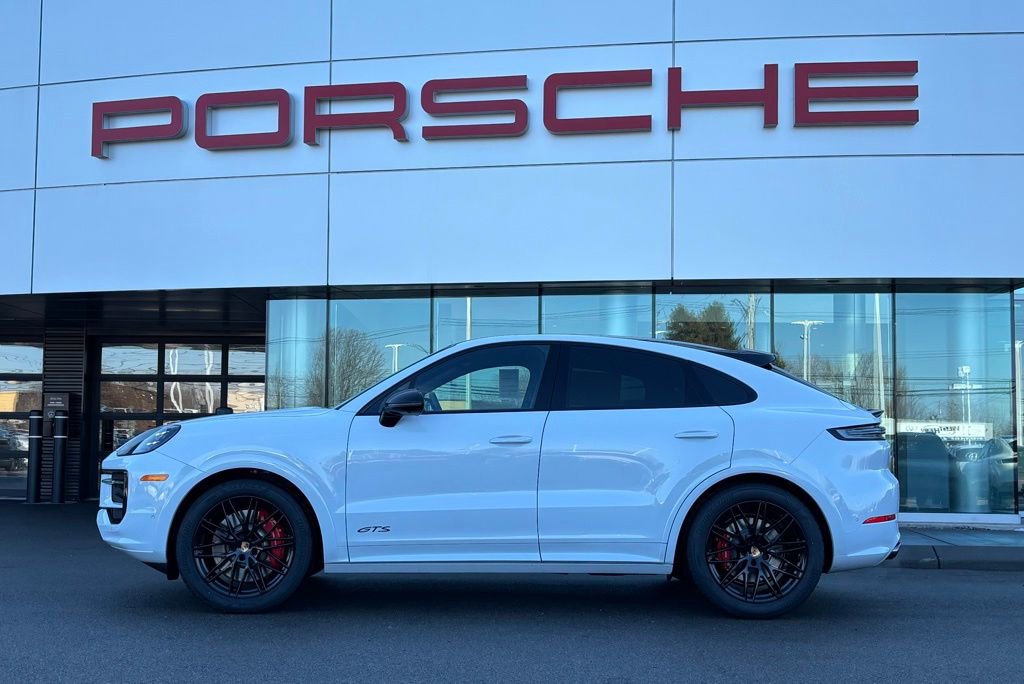 New 2026 Porsche Cayenne GTS image 2