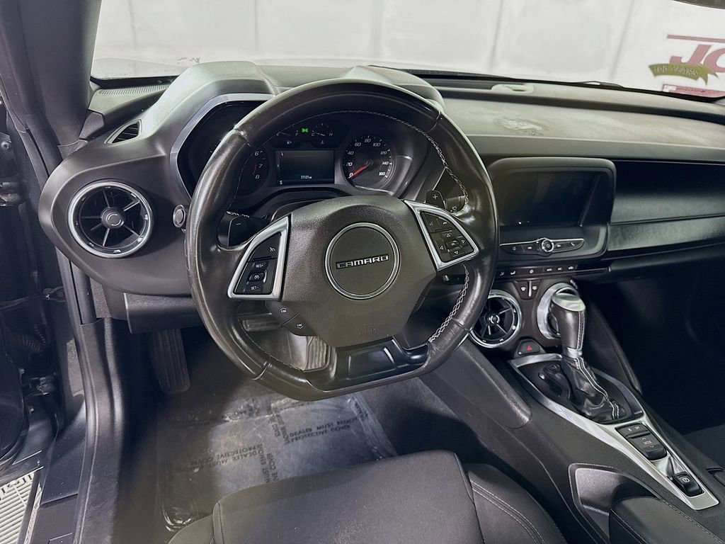 Used 2018 Chevrolet Camaro LT RWD image 3