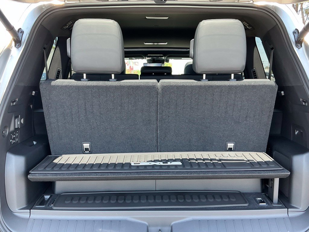 New 2026 Lexus LX 700h Luxury w/ Appearance Package AWD/4WD image 17
