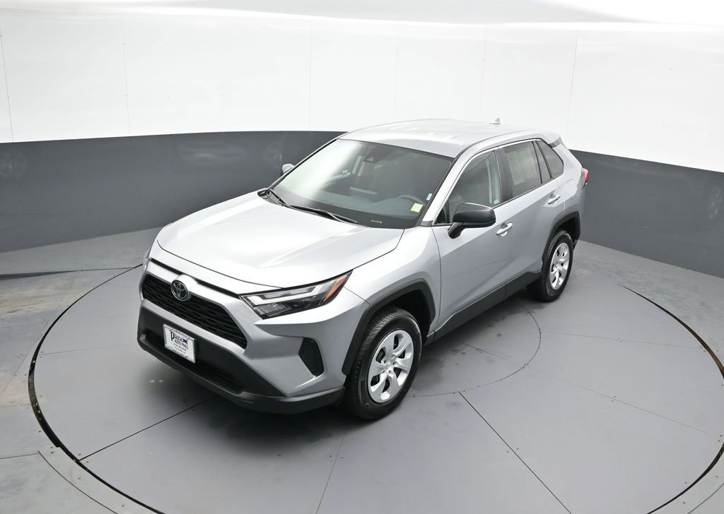 Certified 2025 Toyota RAV4 LE image 33