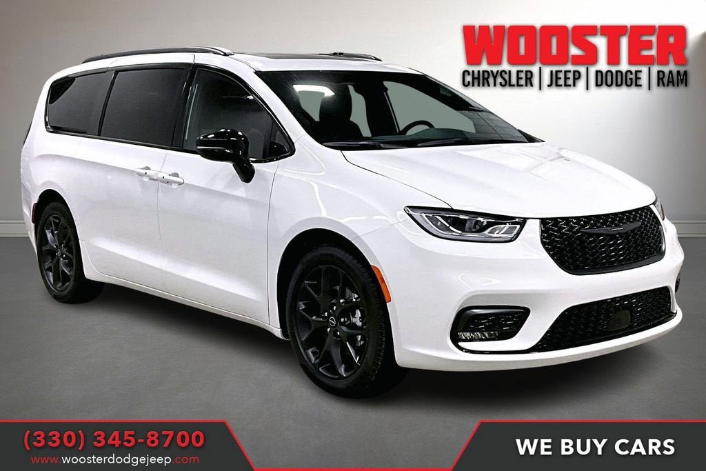 New 2026 Chrysler Pacifica Limited w/ S Appearance Package