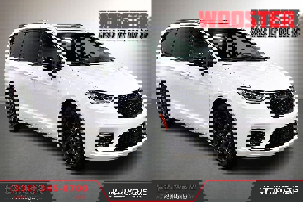 New 2026 Chrysler Pacifica Limited w/ S Appearance Package image 1