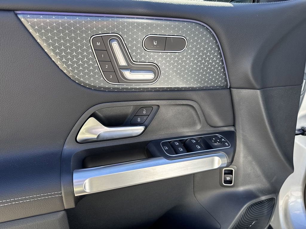 Certified 2025 Mercedes-Benz GLB 250 4MATIC image 14