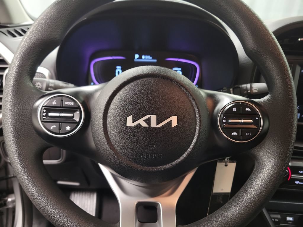Used 2025 Kia Soul LX w/ LX Technology Package FWD image 21