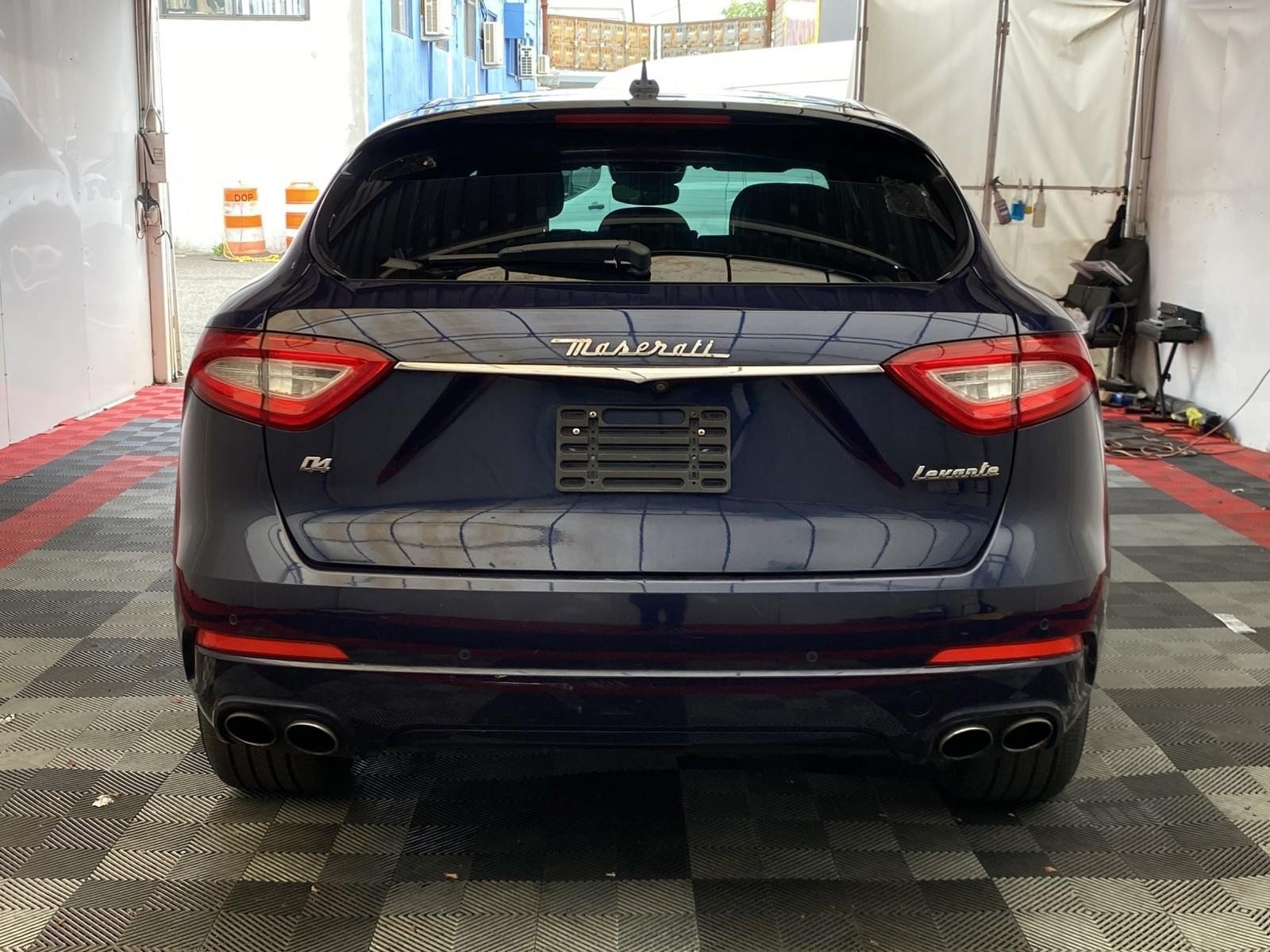 Used 2020 Maserati Levante AWD/4WD image 5