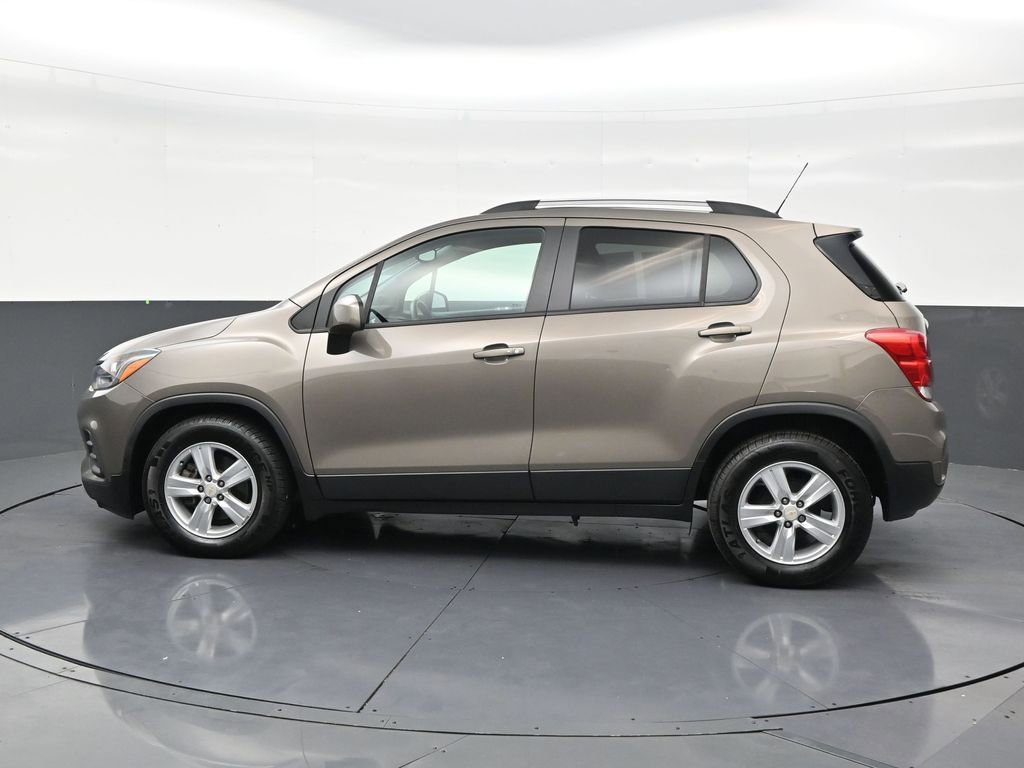 Used 2022 Chevrolet Trax LT w/ LT Convenience Package FWD image 2