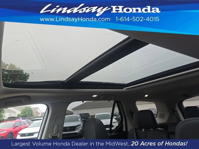 New 2025 Honda Pilot Touring image 2