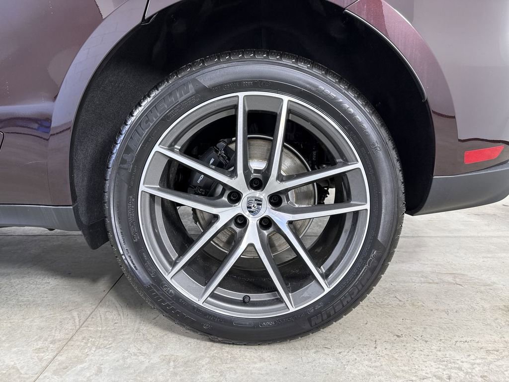 New 2026 Porsche Macan AWD/4WD image 14