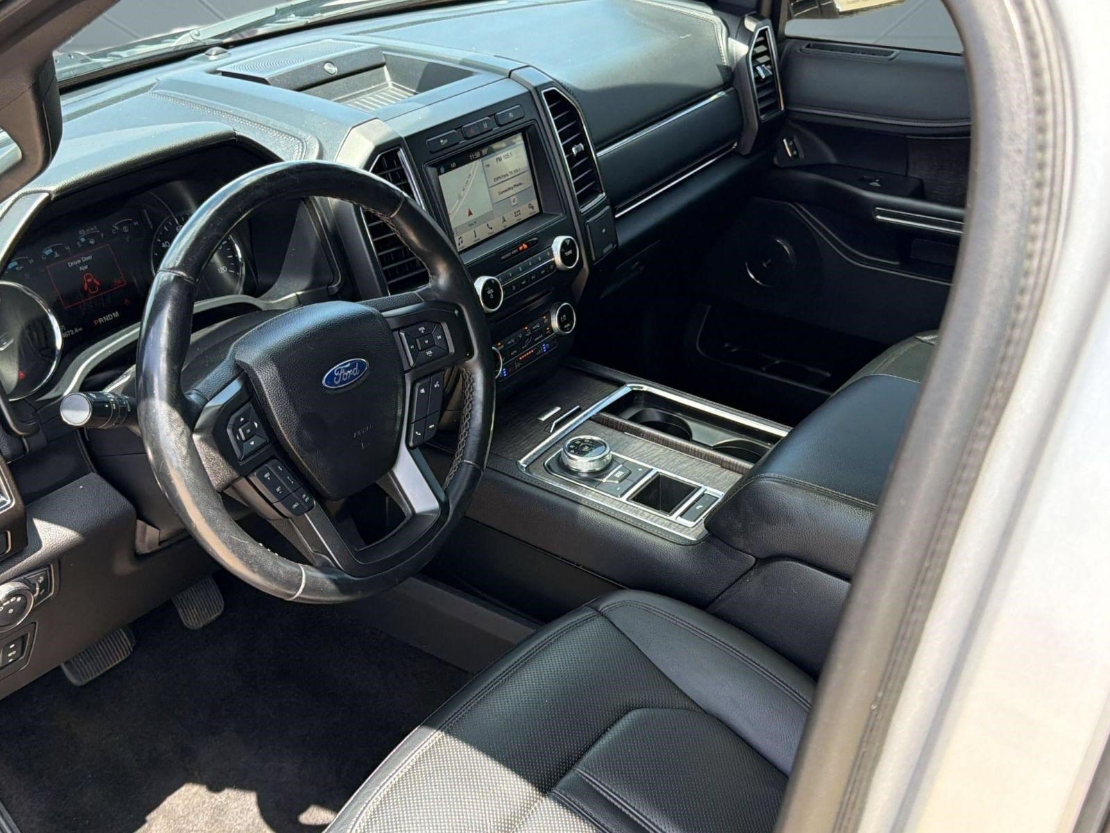 Used 2018 Ford Expedition Limited w/ Equipment Group 301A RWD image 4