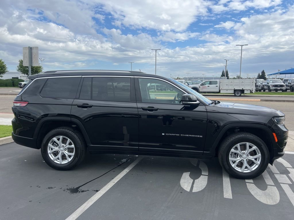 Used 2023 Jeep Grand Cherokee L Limited w/ Trailer Tow Group (B) AWD/4WD image 14