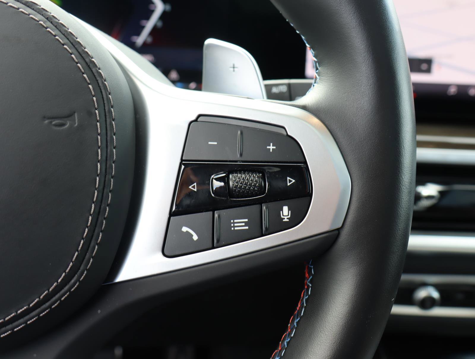 Used 2024 BMW X7 M60i w/ Executive Package image 22