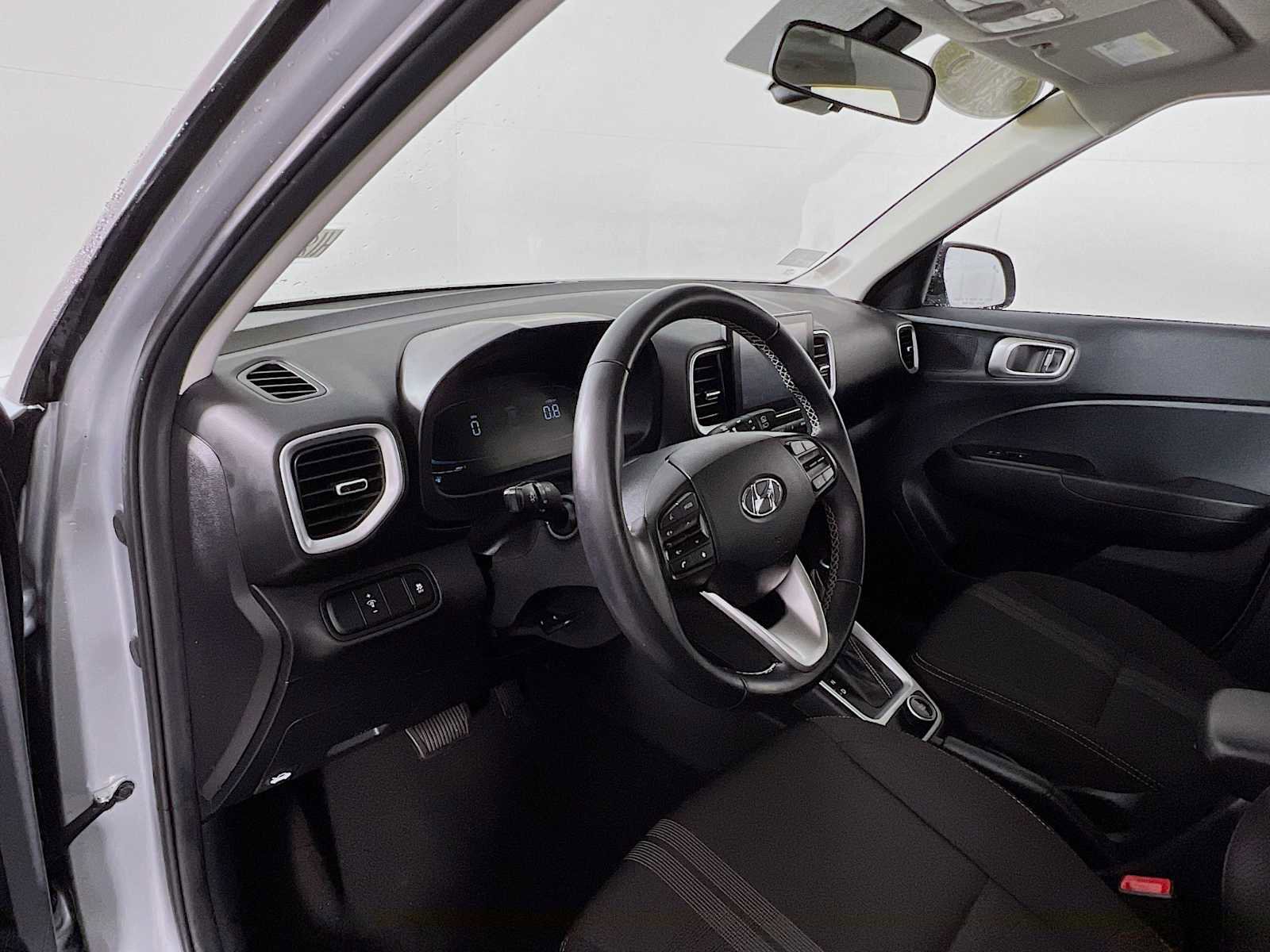 Certified 2023 Hyundai Venue SEL image 9